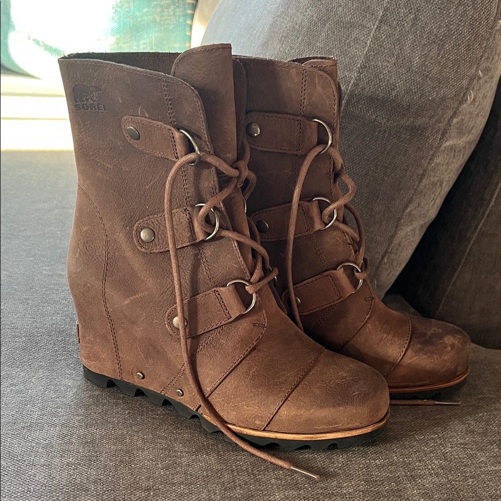Sorel Joan of Arc Brown Lace-Up Wedge Ankle Boots